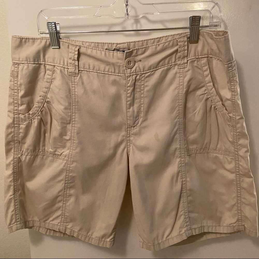 Calvin Klein Jeans shorts women's light khaki 14
